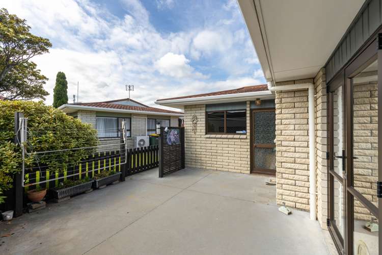 11 Tukapa Street Westown_20