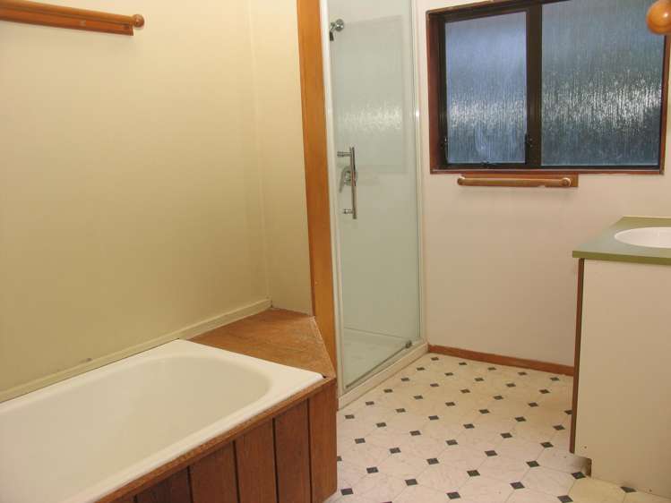 17 Watts Road Fernhill/Sunshine Bay_12