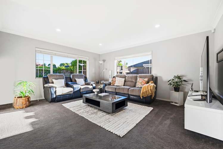 8 Belfry Place Wattle Downs_20