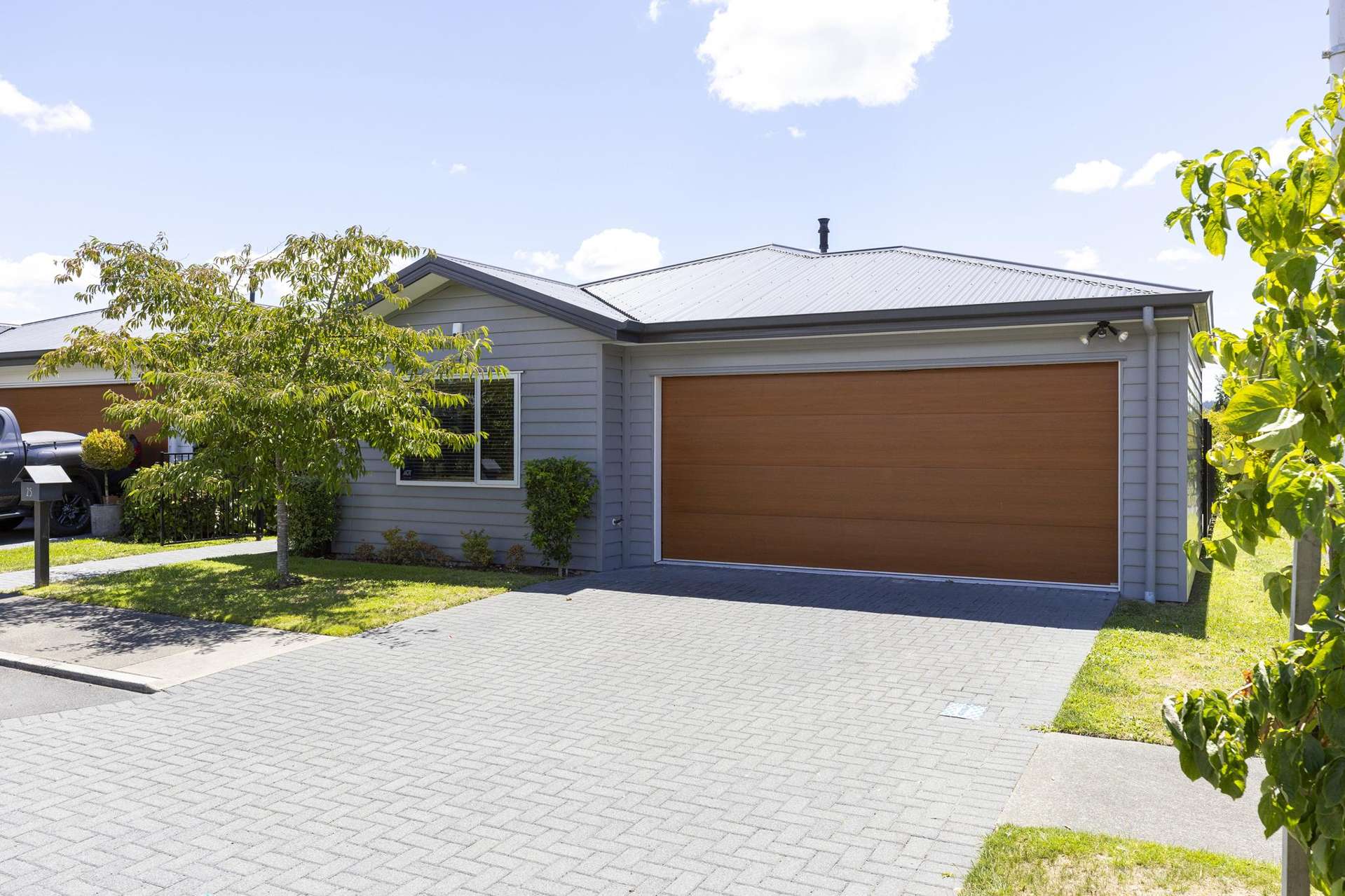 25 Chateau Crescent Rangatira Park_0