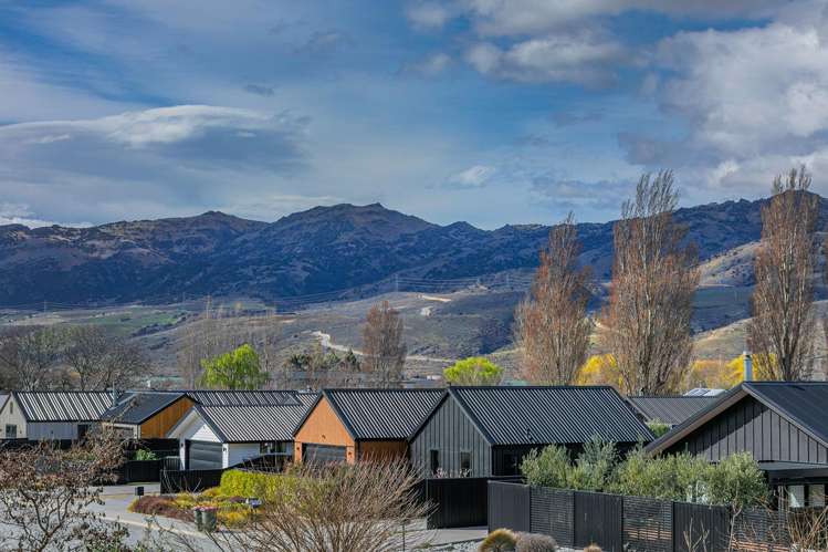 33 Stratford Drive, Mount Pisa Cromwell_33