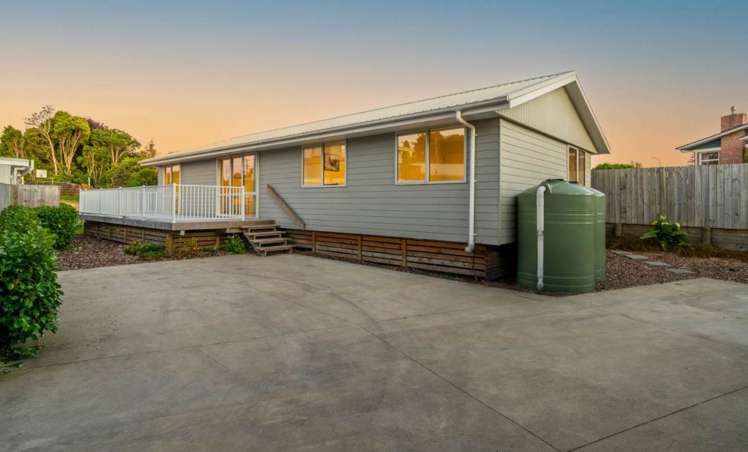 26A Callis Avenue Opaheke_0