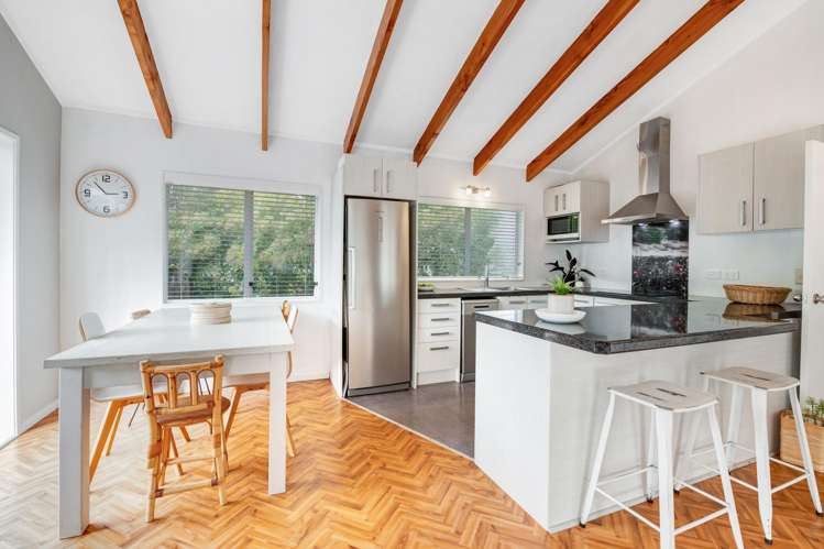 29 Shadon Place Stanmore Bay_8