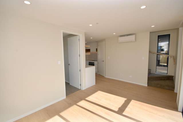 2/139 Tirimoana Road Te Atatu South_4