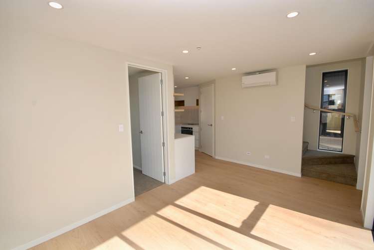 2/139 Tirimoana Road Te Atatu South_4