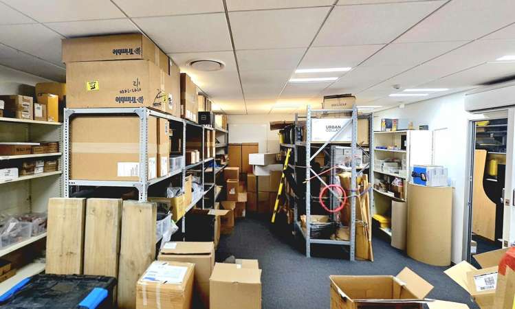 2/1 Show Place Addington_11