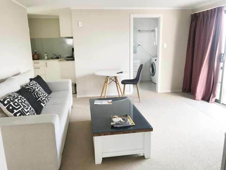 67a Uxbridge Road Mellons Bay_2