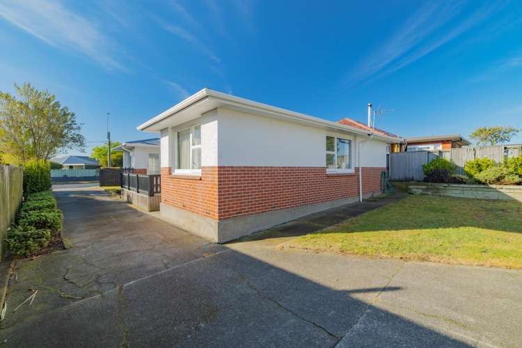 25 Lake Terrace Road Burwood_15