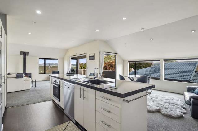 2/7 Ngamotu Road 11201_2