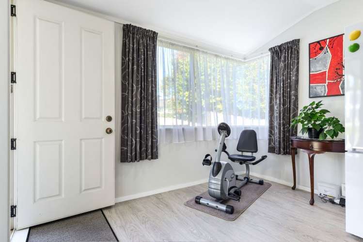 68 Dixon Road Glenview_8