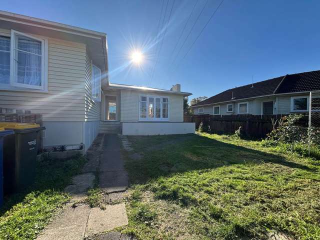 72 Roberts Road Te Atatu South_4
