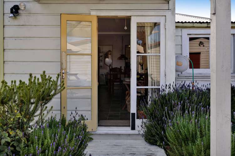 77 Swansea Road Stratford_24