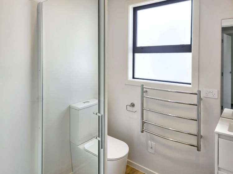 6/7 Wainuiomata Road 10629_8