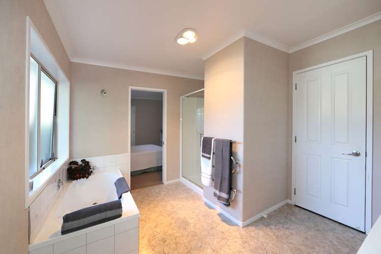 911a Churchill Street Akina_23