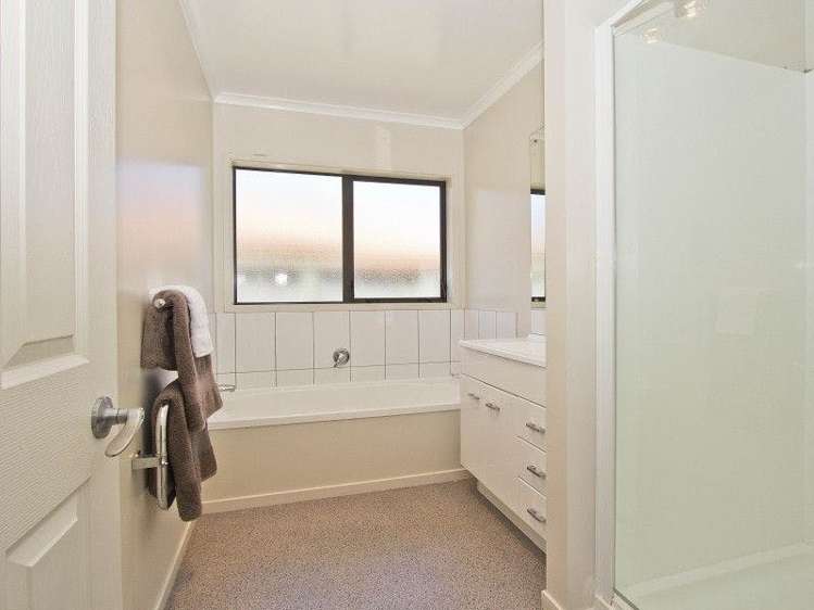 5 Fraser Colman Grove Wainuiomata_12