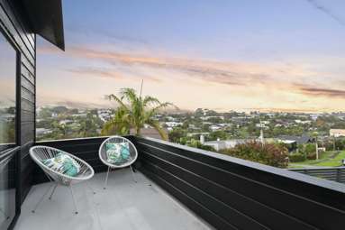 2/38 Penzance Road_2