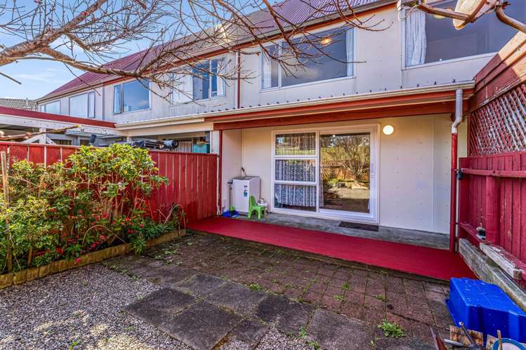 19 Hollydale Grove_3