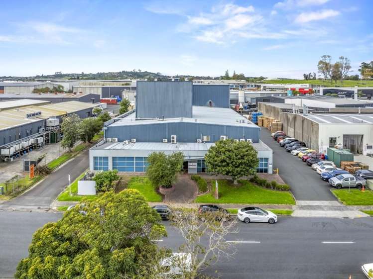 5 Sir William Avenue & 10 Barmac Place East Tamaki_13