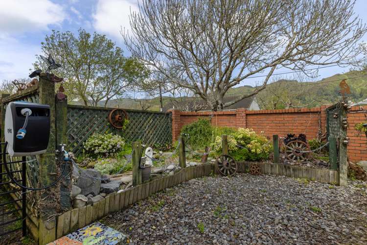 89 Waddington Drive Naenae_25