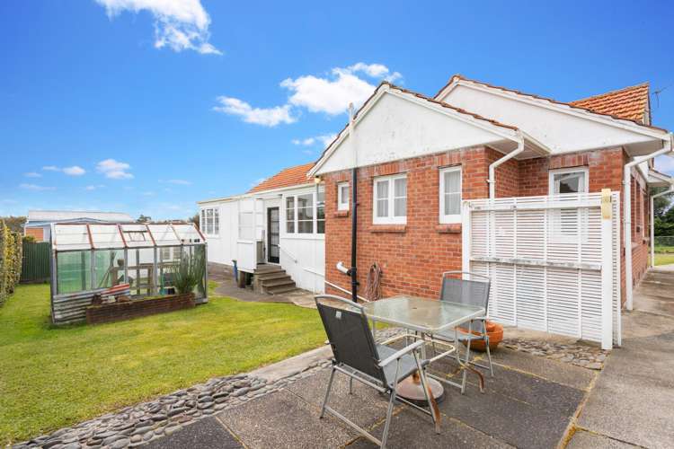 33 Seabrook Avenue New Lynn_15