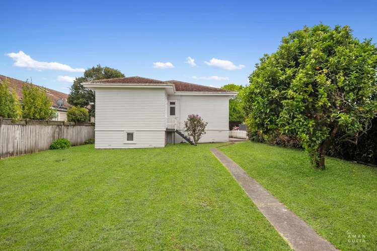 7 Warborough Avenue Epsom_7