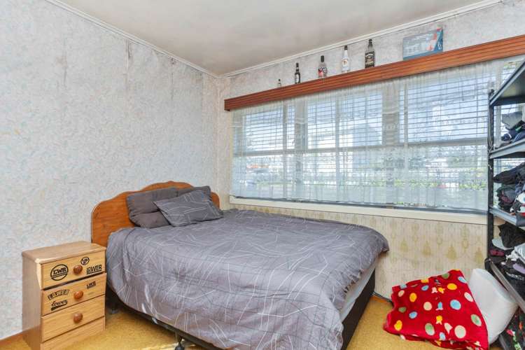 26 Crown Crescent Otara_14