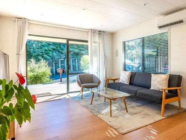Modern, Central Waiheke