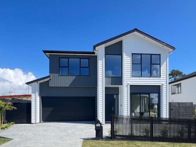 Sunlit Family Haven with Private Granny Potential