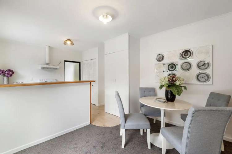 24A Richards Avenue Forrest Hill_9