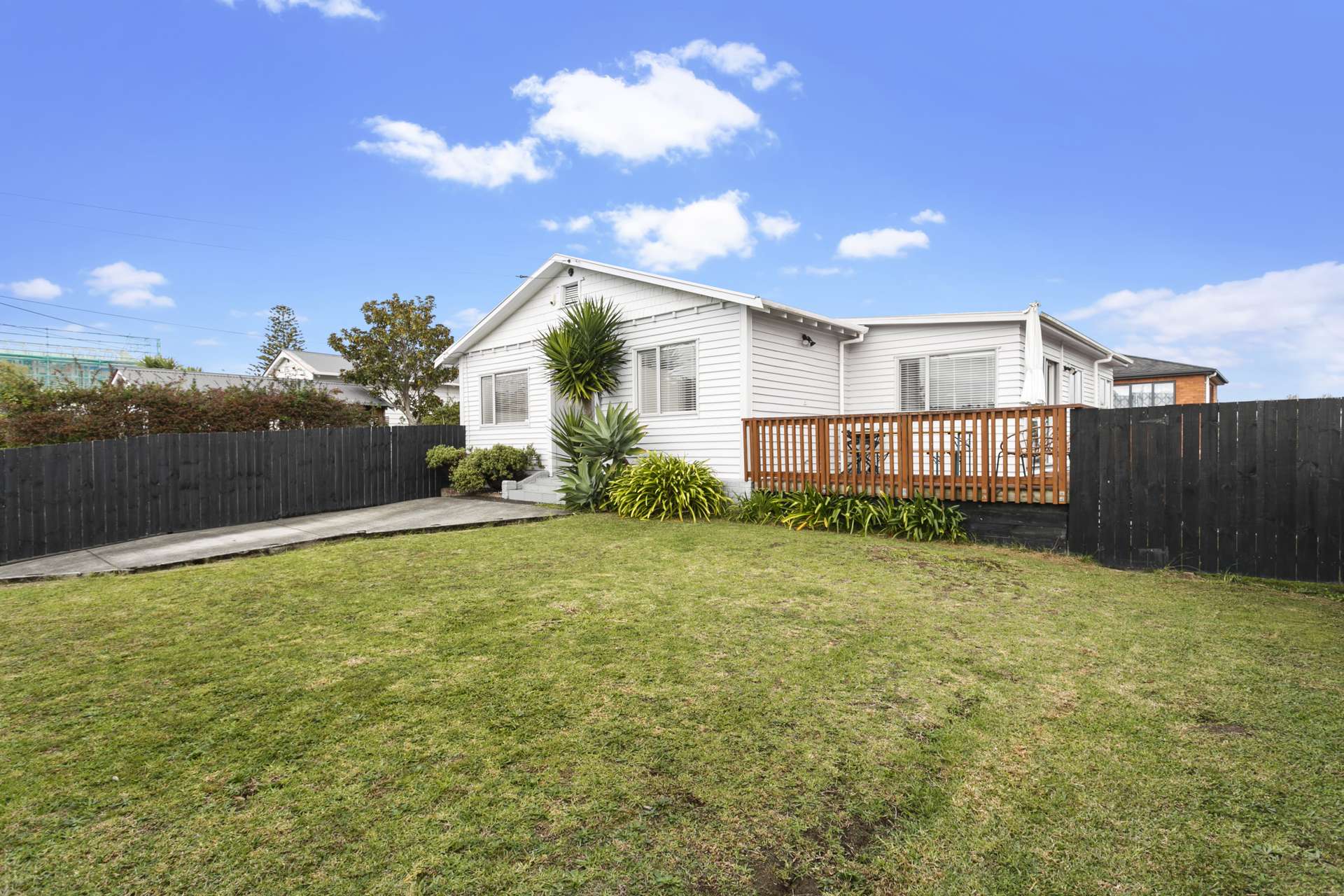 8a Larch Street Avondale_0