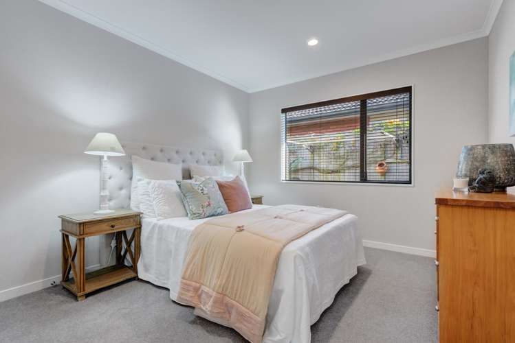 5 Columbia Crescent Beachlands_13