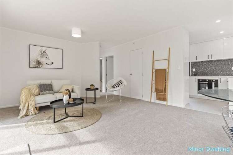 8 & 8A Kupari Place Totara Vale_15