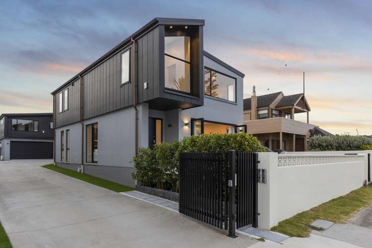 18A The Esplanade Eastern Beach_16