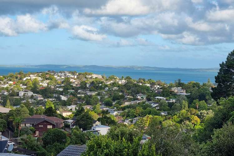 18/929-933 East Coast Road_0