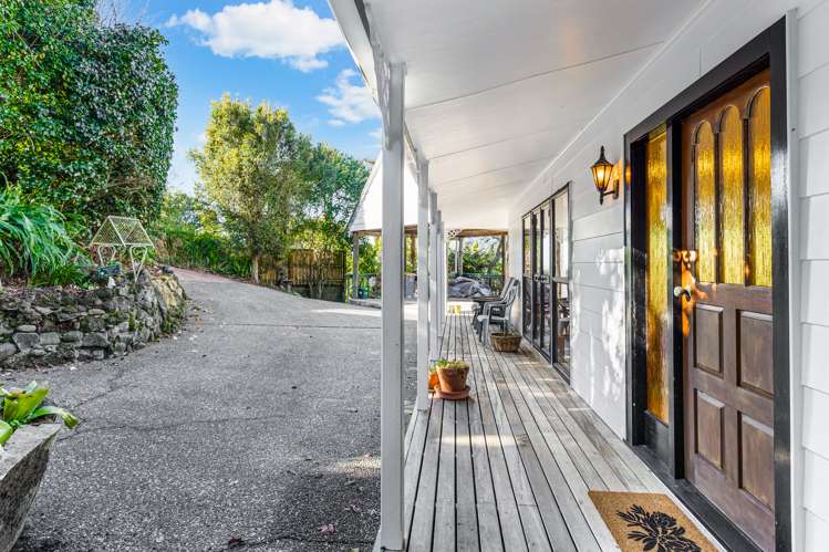 2/2 Elizabeth Place Mairangi Bay_16