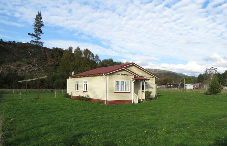 24 Hattie Street Reefton_18