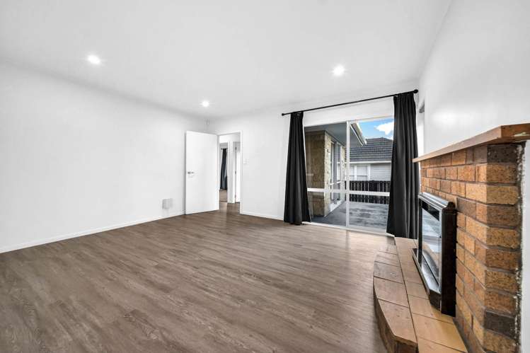 24 Laxon Avenue Otara_11