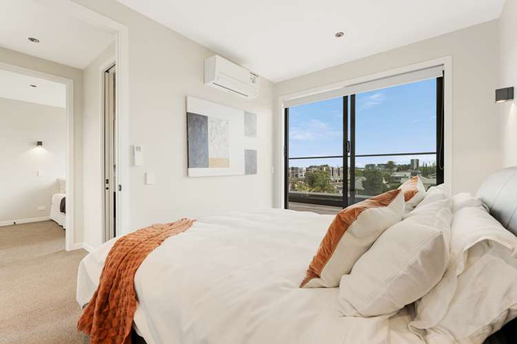 11/12 Burns Avenue Takapuna_7