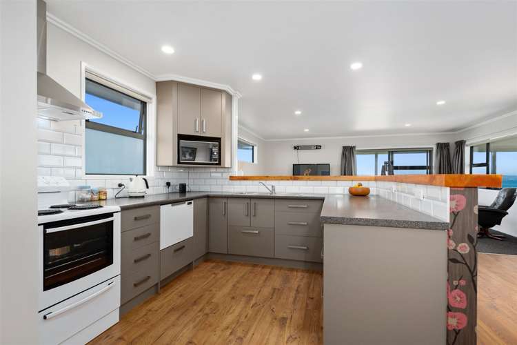 26 Arawa Avenue Maketu_6