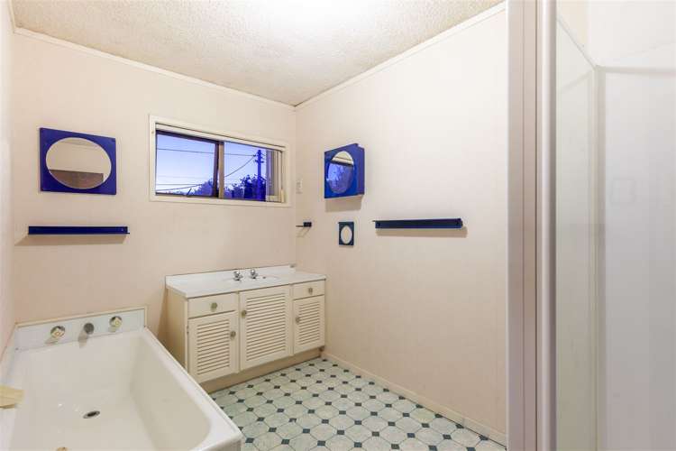 212 Royal Road Massey_16