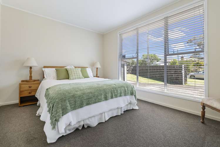 2 House Avenue Mangere Bridge_14