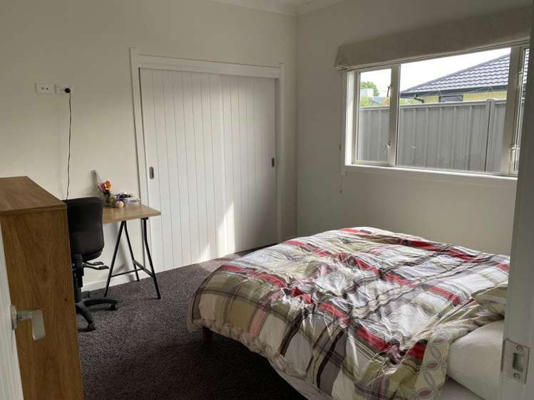 2 Drovers Way Frimley_8