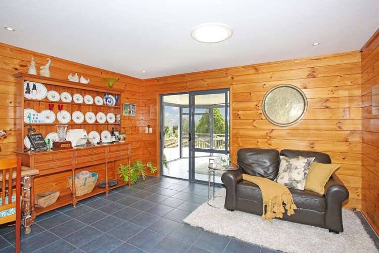 87 Pukeoware Road Waiuku_9