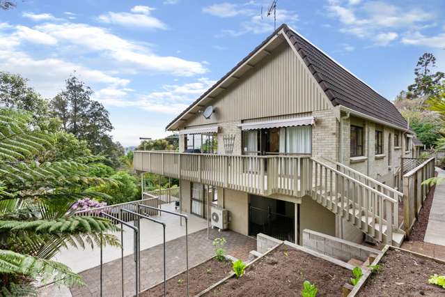 18 Atarua Gardens Waiatarua_1