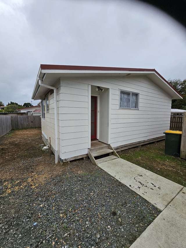 8 Quintal Place Papatoetoe_1
