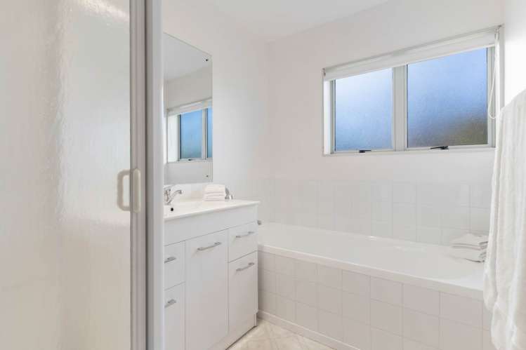 32 The Grove Red Beach_8