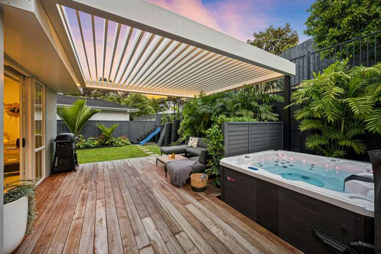 59 Mackay Drive Greenhithe_12