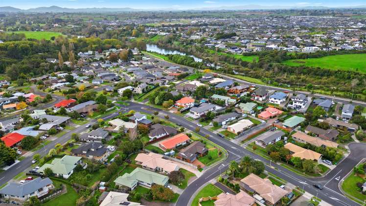 8 Moreland Avenue Pukete_23