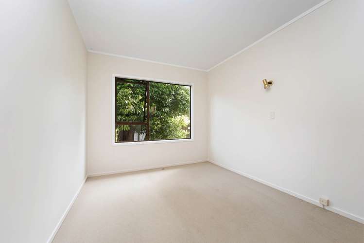 14 Montressor Place Mellons Bay_9