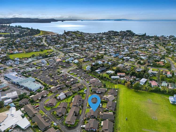 45 The Grove Red Beach_16